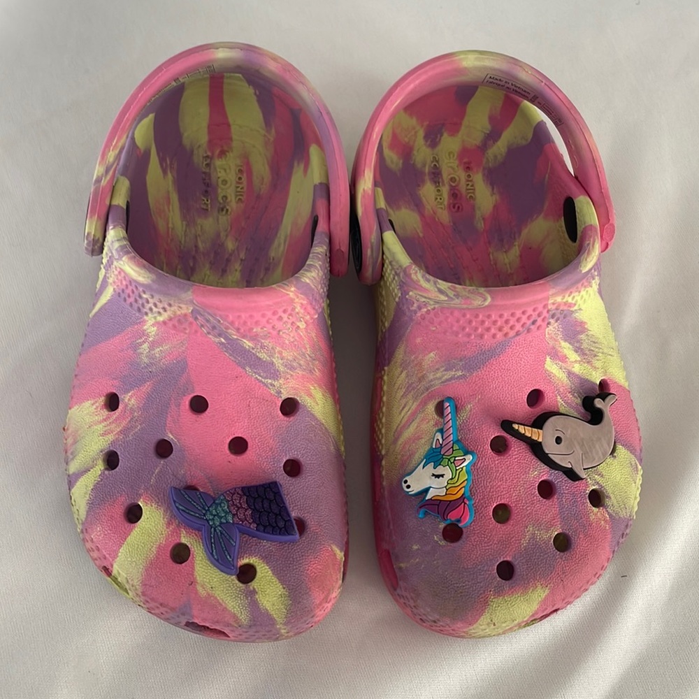 Girls size 8 rainbow crocs with mermaid tails and unicorn/narwhal jibbitz. GUC